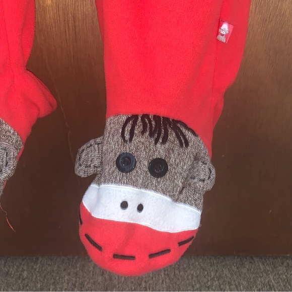 Women’s M NICK & NORA Red Fleece Sock Monkey One Piece Footed Pajamas Cute EXC - Picture 5 of 13